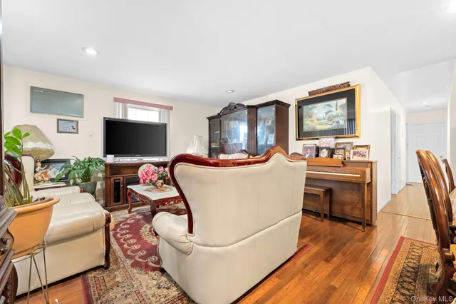 $1,149,999 | 144-37 223rd Street | Brookville