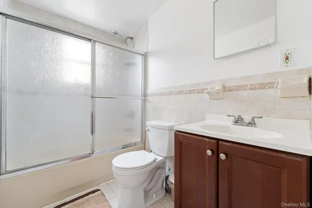 $1,149,999 | 144-37 223rd Street | Brookville