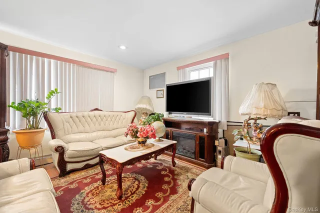 $1,149,999 | 144-37 223rd Street | Brookville