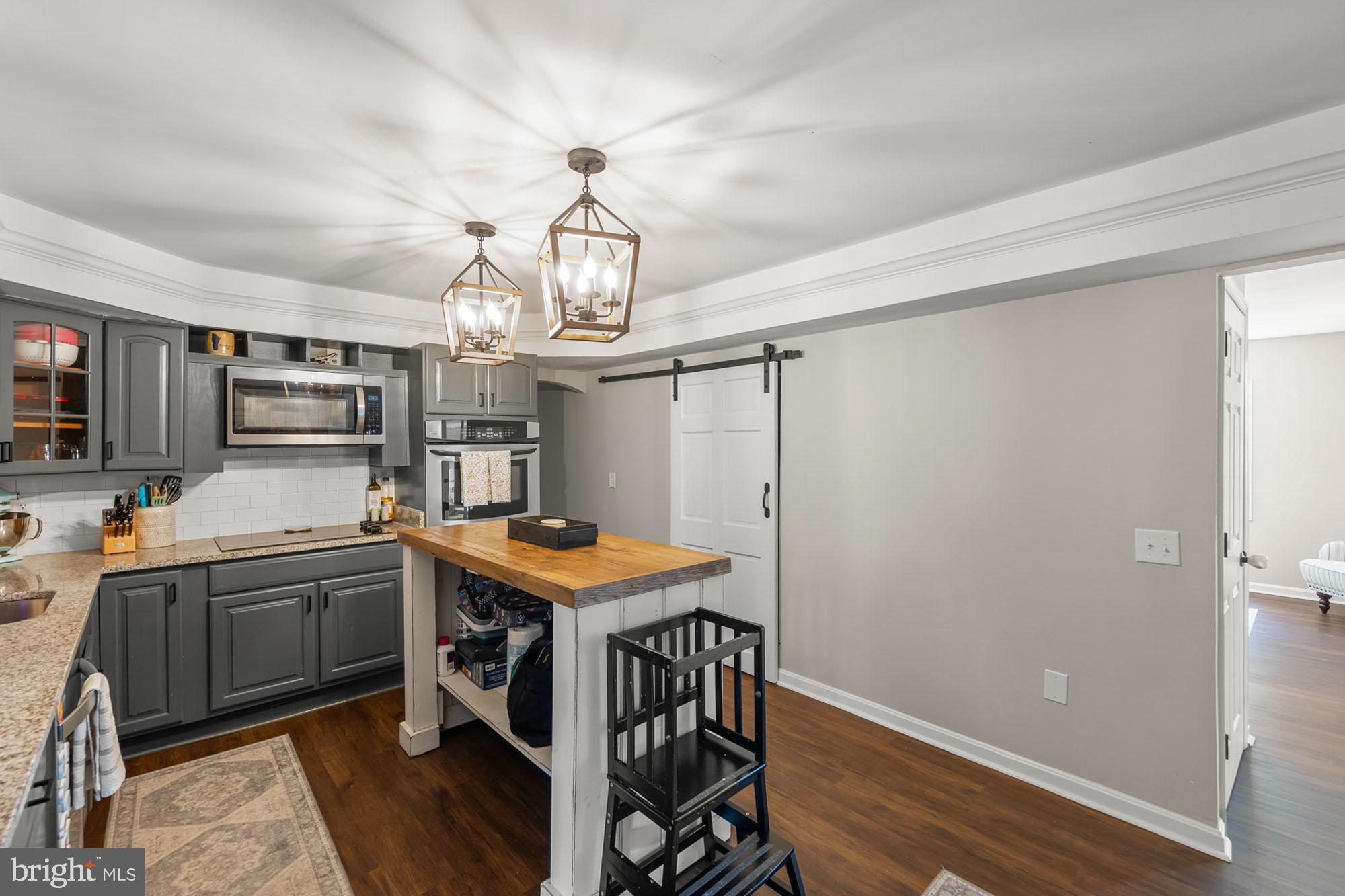 357 Hunting Ridge Road Winchester, VA 22603 - Photo 7 of 54
