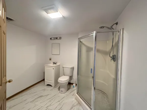 $1,400 | 33 Arlington Avenue, Unit B, Jersey City, NJ 07305