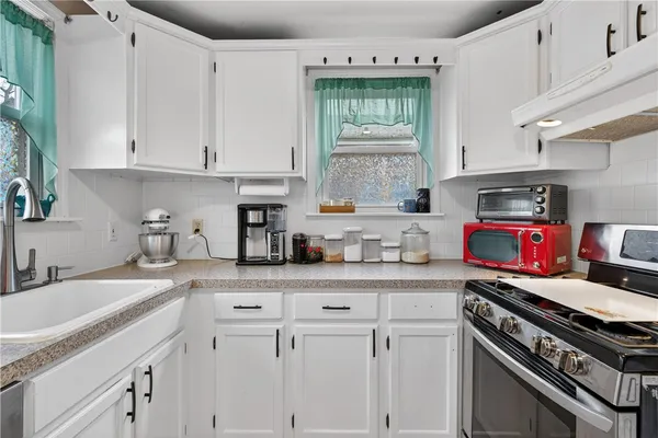$344,900 | 122 Leigh Street, Warwick, RI 02889