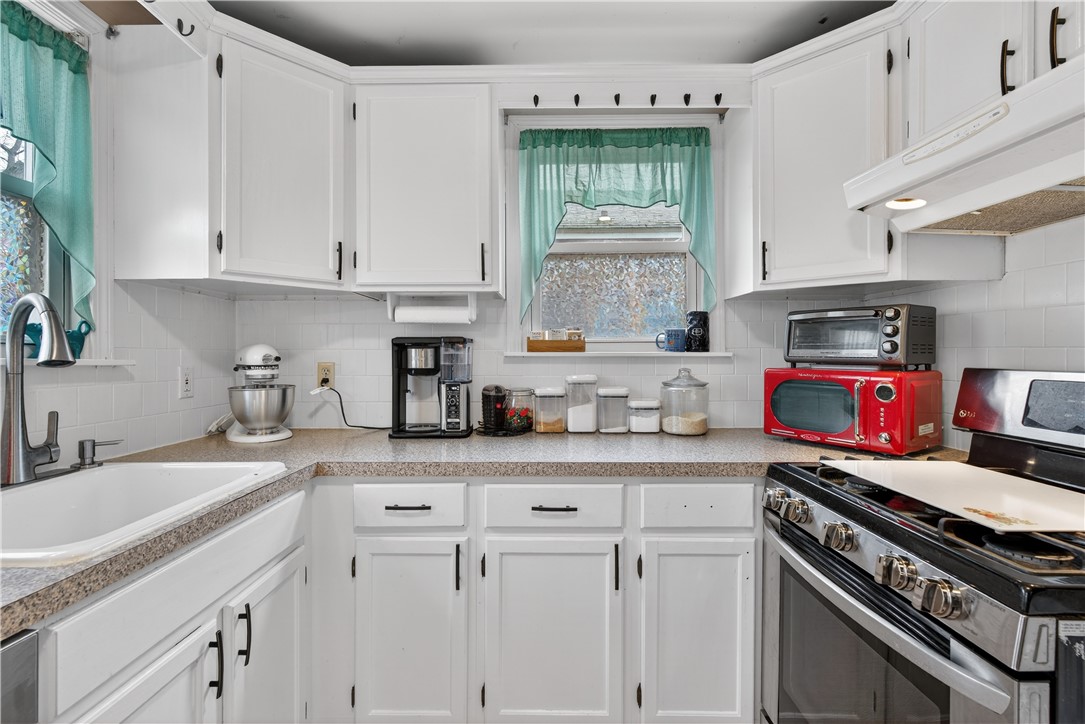 122 Leigh Street Warwick, RI 02889 - Photo 12 of 22