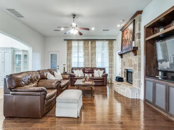$3,900 | 7110 Waterbury Drive, Rowlett, TX 75089