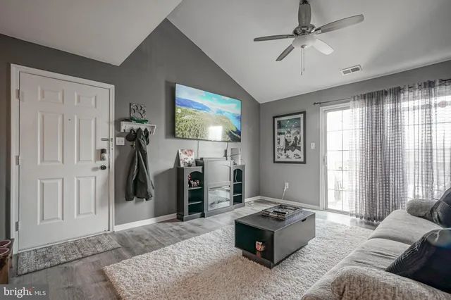 $215,750 | 1114 Tristram Circle, Mantua, NJ 08051