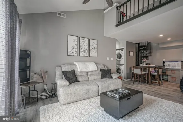 $215,750 | 1114 Tristram Circle, Mantua, NJ 08051