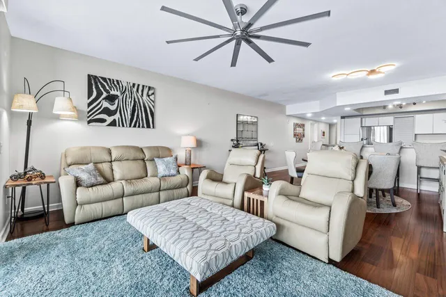 $4,250 | 2640 Lake Shore Drive, Unit 908, Riviera Beach, FL 33404