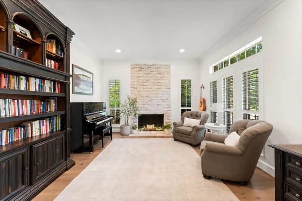 $1,225,000 | 18 North Highland Court, The Woodlands, TX 77381