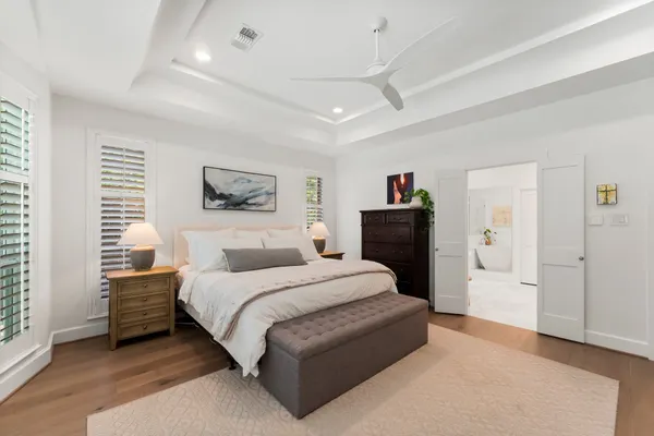 $1,225,000 | 18 North Highland Court, The Woodlands, TX 77381