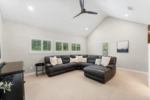 $1,225,000 | 18 North Highland Court, The Woodlands, TX 77381