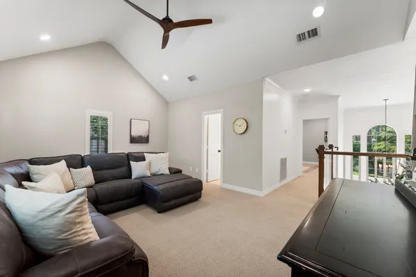 $1,225,000 | 18 North Highland Court, The Woodlands, TX 77381