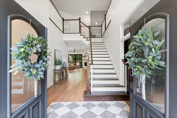 $1,225,000 | 18 North Highland Court, The Woodlands, TX 77381