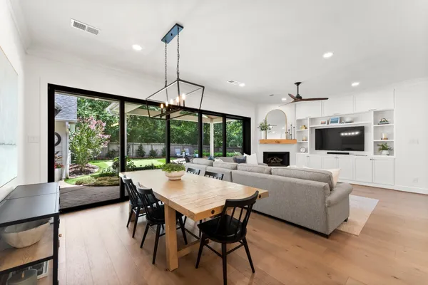 $1,225,000 | 18 North Highland Court, The Woodlands, TX 77381