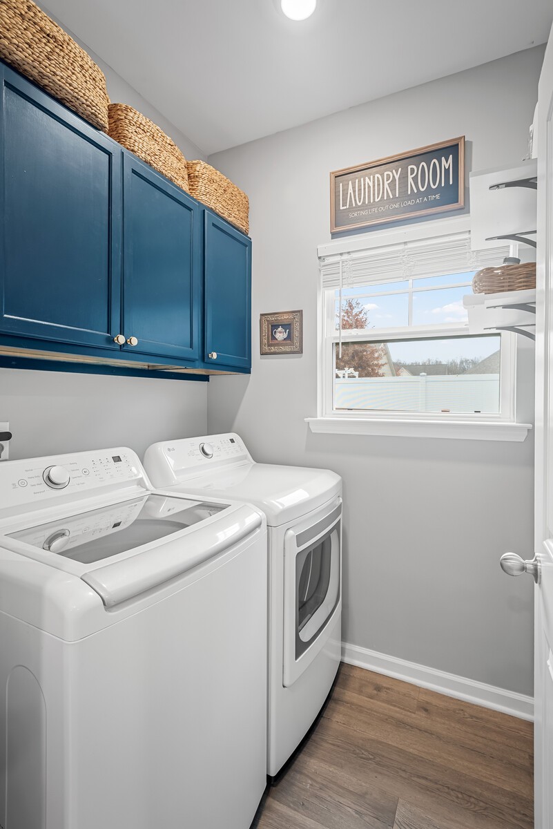 6004 Venable Court Fairview, TN 37062 - Photo 9 of 27 a utility room with dryer and washer