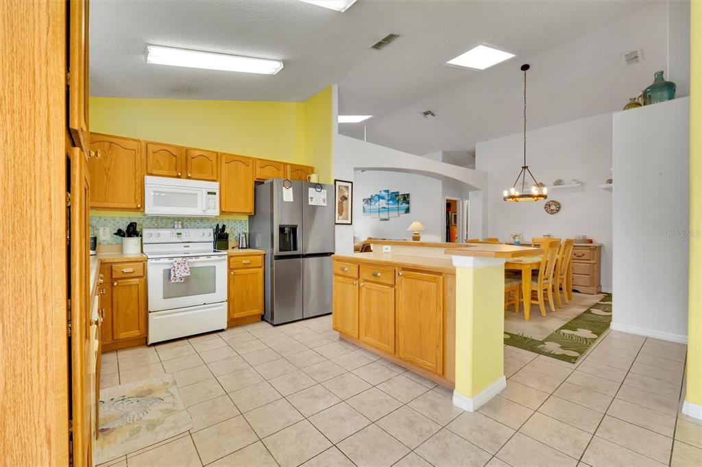 2546 Oneida Loop Kissimmee, FL 34747 - Photo 16 of 43 Gallery Image 16