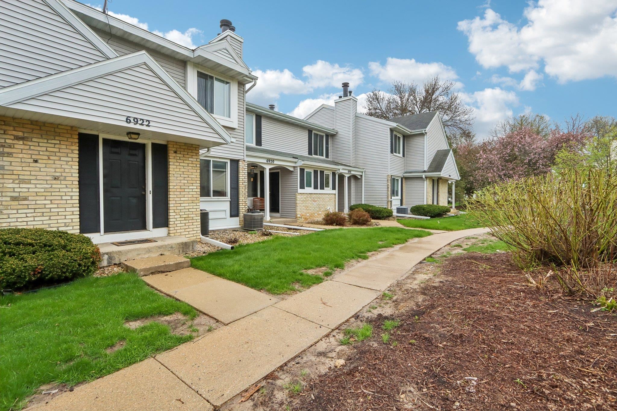 6922 Park Ridge Drive Madison, WI 53719 - Photo 2 of 45