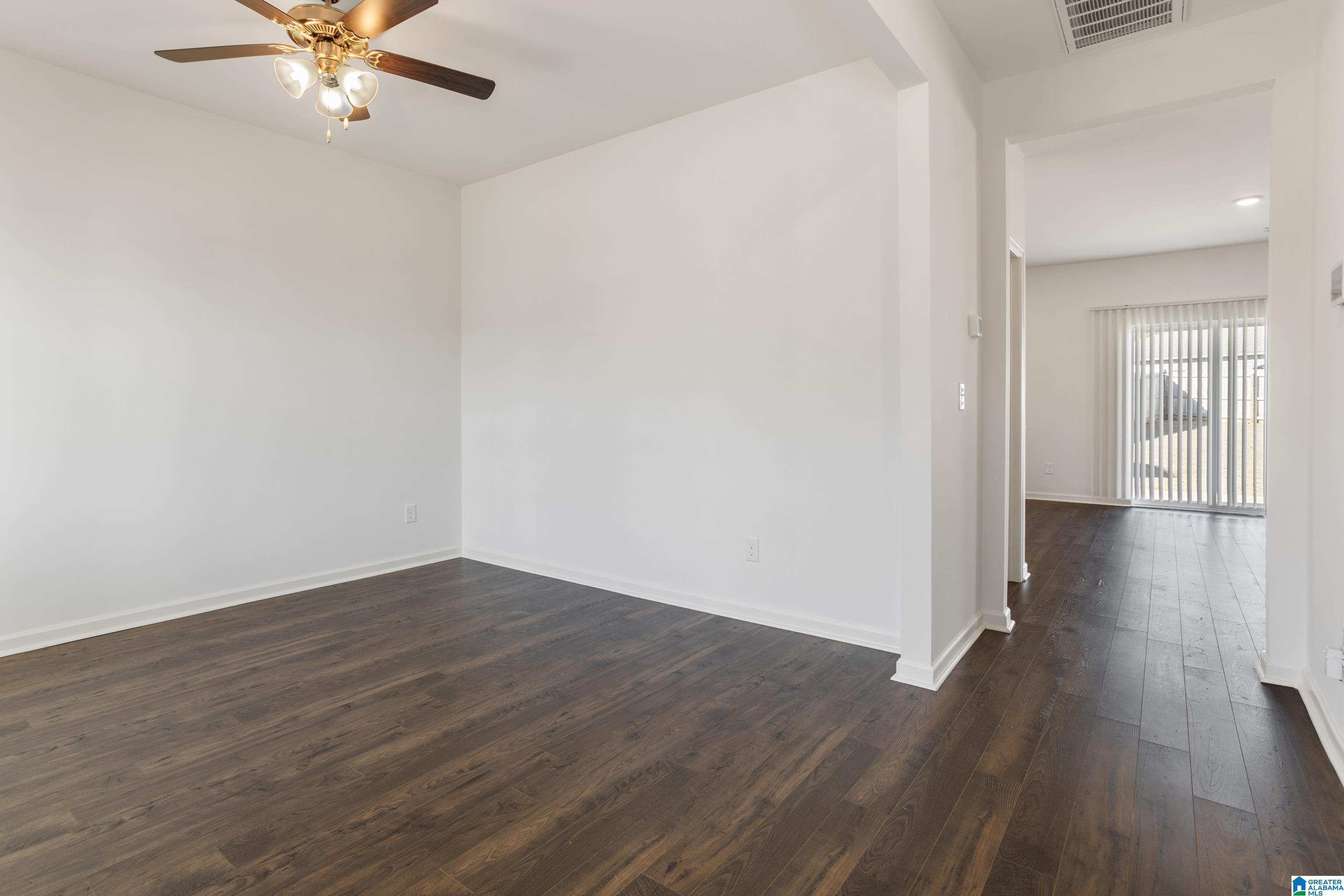 859 Valley Circle Leeds, AL 35094 - Photo 4 of 37