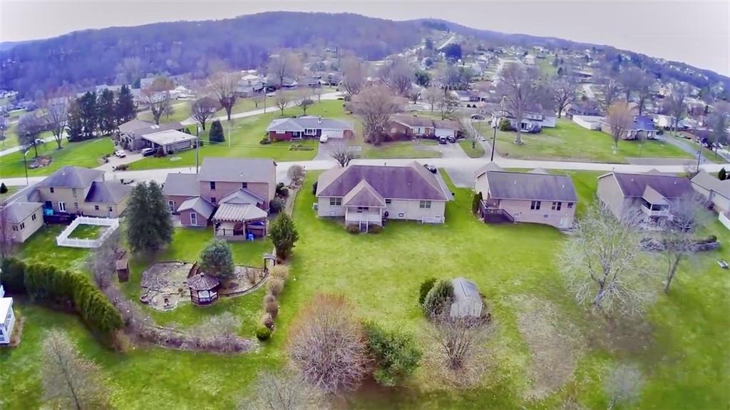 320 Dixon Boulevard Uniontown, PA 15401 - Photo 31 of 31 a bathroom with lots of different colored umbrellas