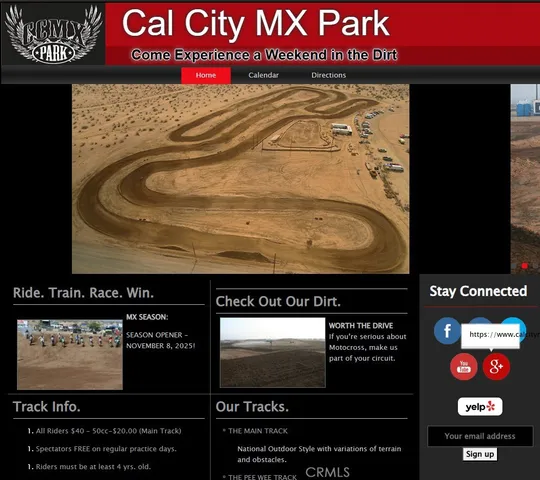 a picture of red and white wall