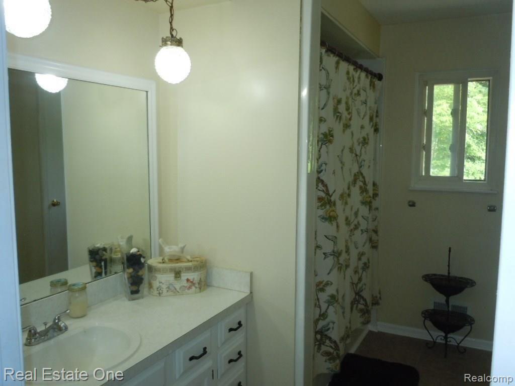 14 Santa Rosa Drive Howell, MI 48843 - Photo 8 of 20