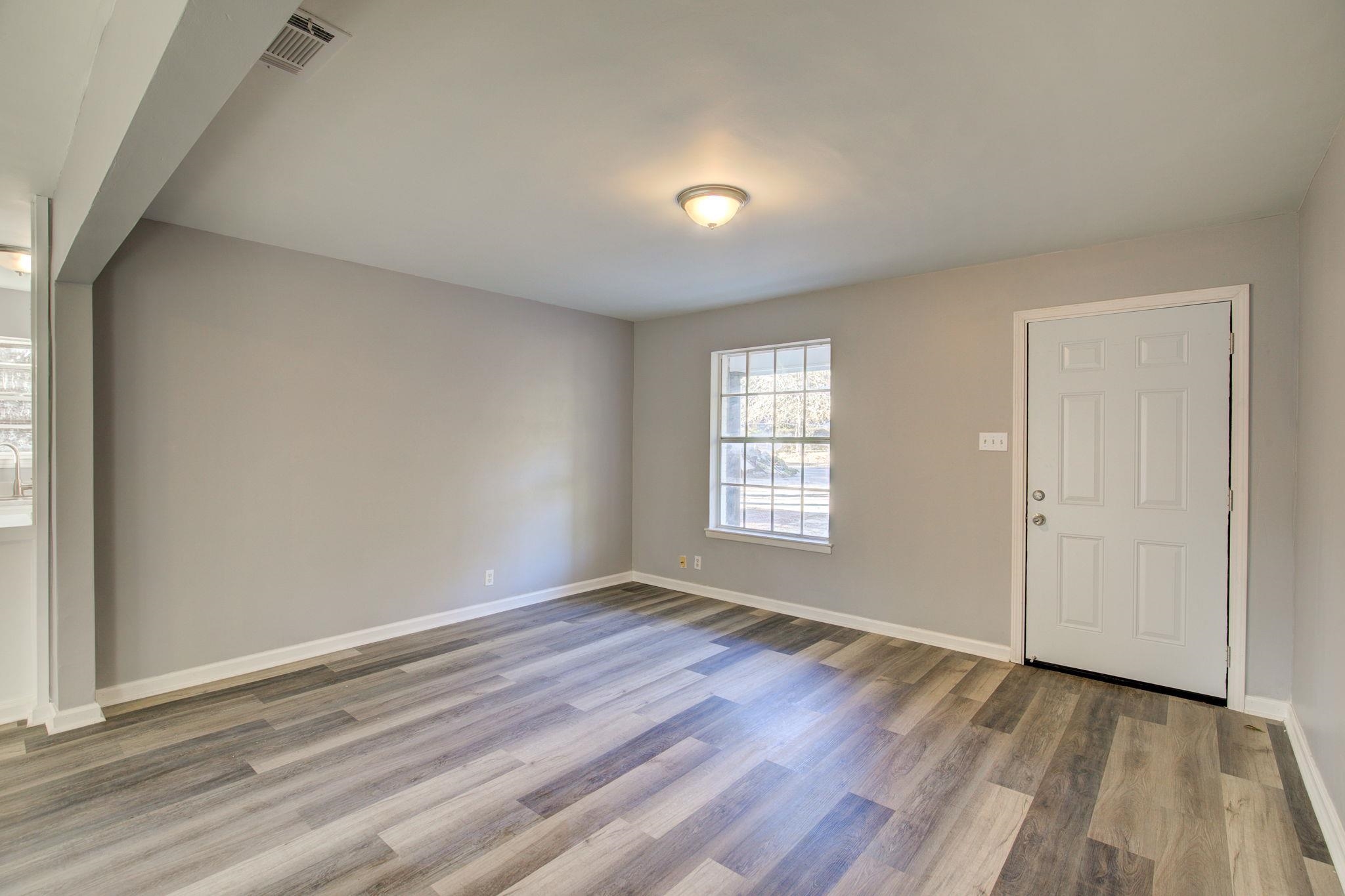 1408 Warren Drive Daphne, AL 36526 - Photo 4 of 22 Living Room