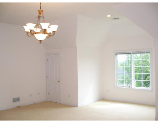 15 Hearthstone Road Hopkinton, MA 01748 - Photo 11 of 14 Gallery Image 11