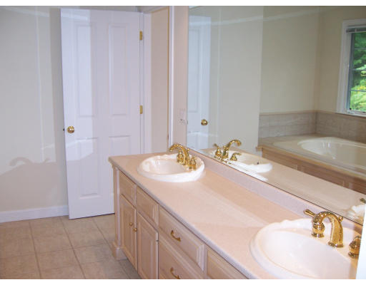 15 Hearthstone Road Hopkinton, MA 01748 - Photo 13 of 14 Gallery Image 13