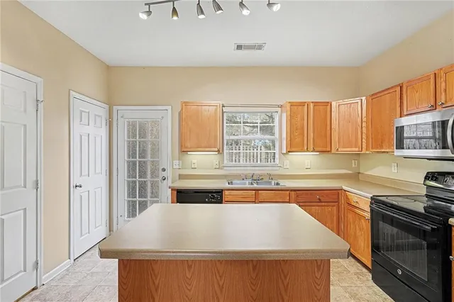 $259,900 | 2161 Del Lago Circle, Kennesaw, GA 30152