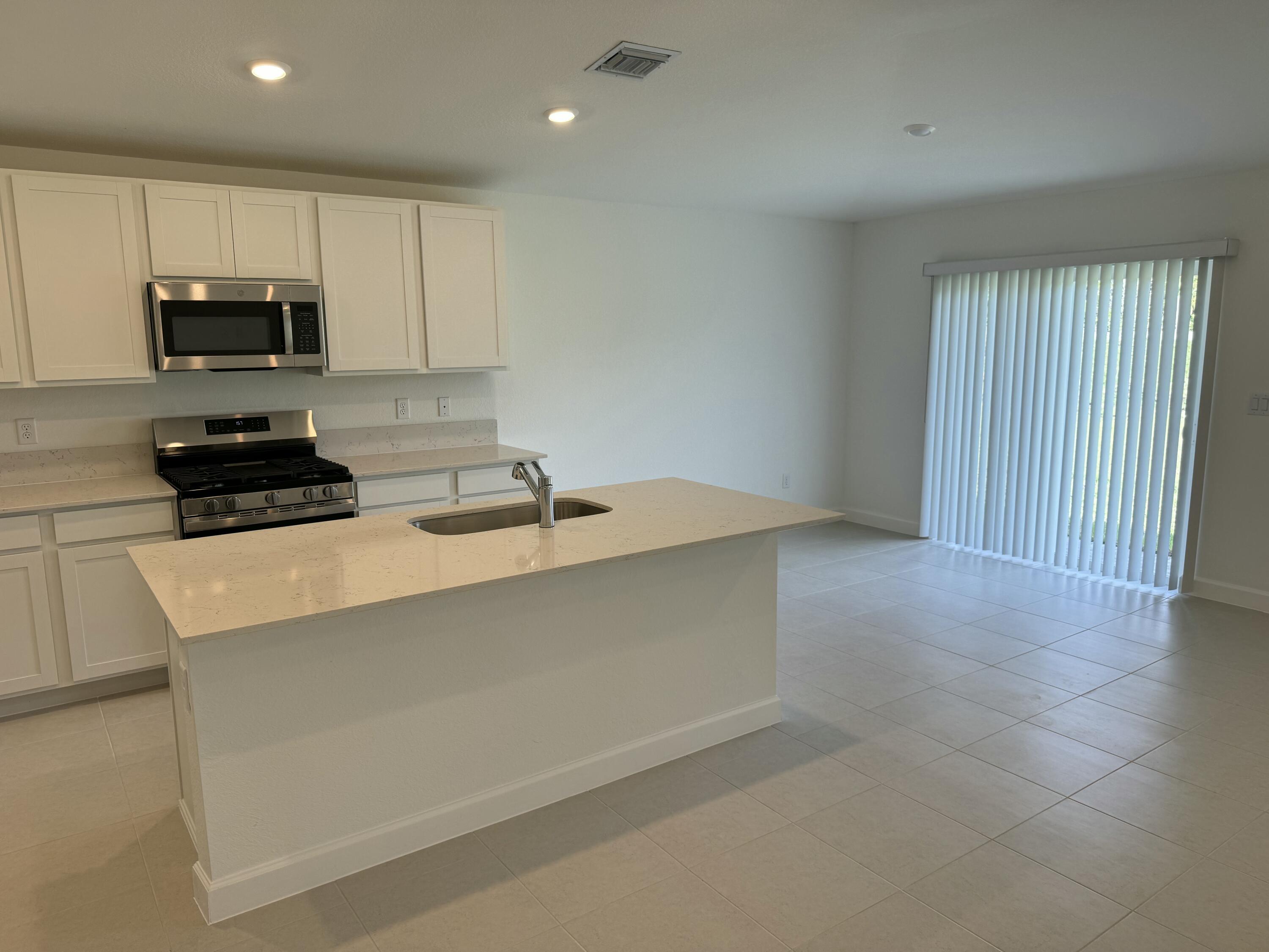 10509 Northwest Suncrest Loop Port Port St. Lucie, FL 34987 - Photo 14 of 40 IMG_7716