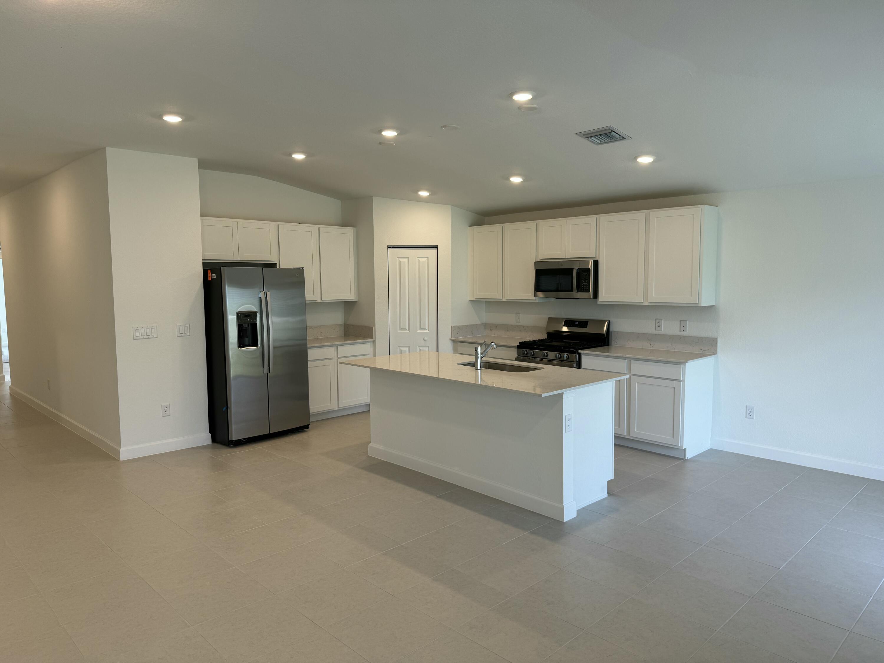 10509 Northwest Suncrest Loop Port Port St. Lucie, FL 34987 - Photo 16 of 40 IMG_7718