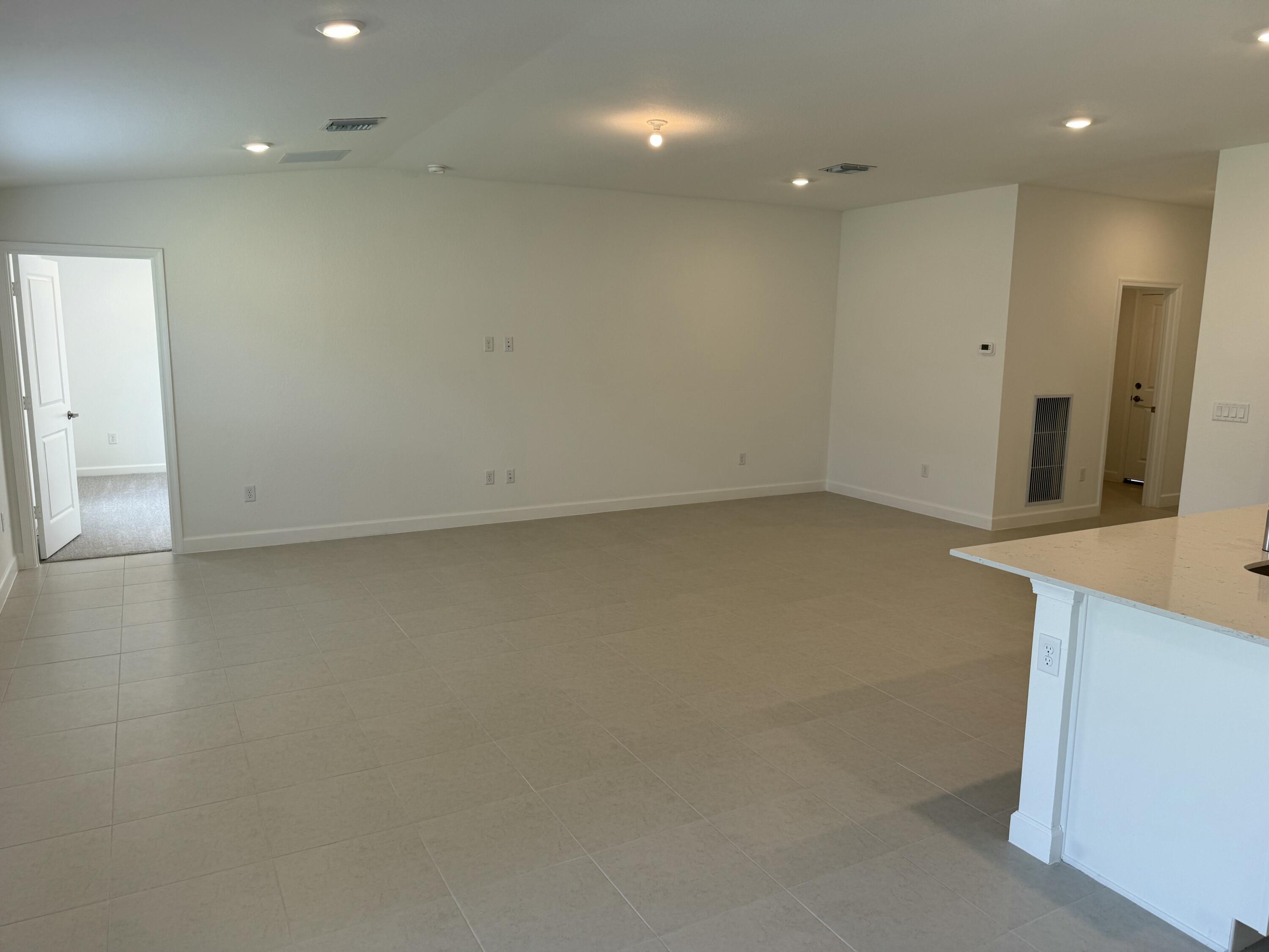 10509 Northwest Suncrest Loop Port Port St. Lucie, FL 34987 - Photo 19 of 40 IMG_7721