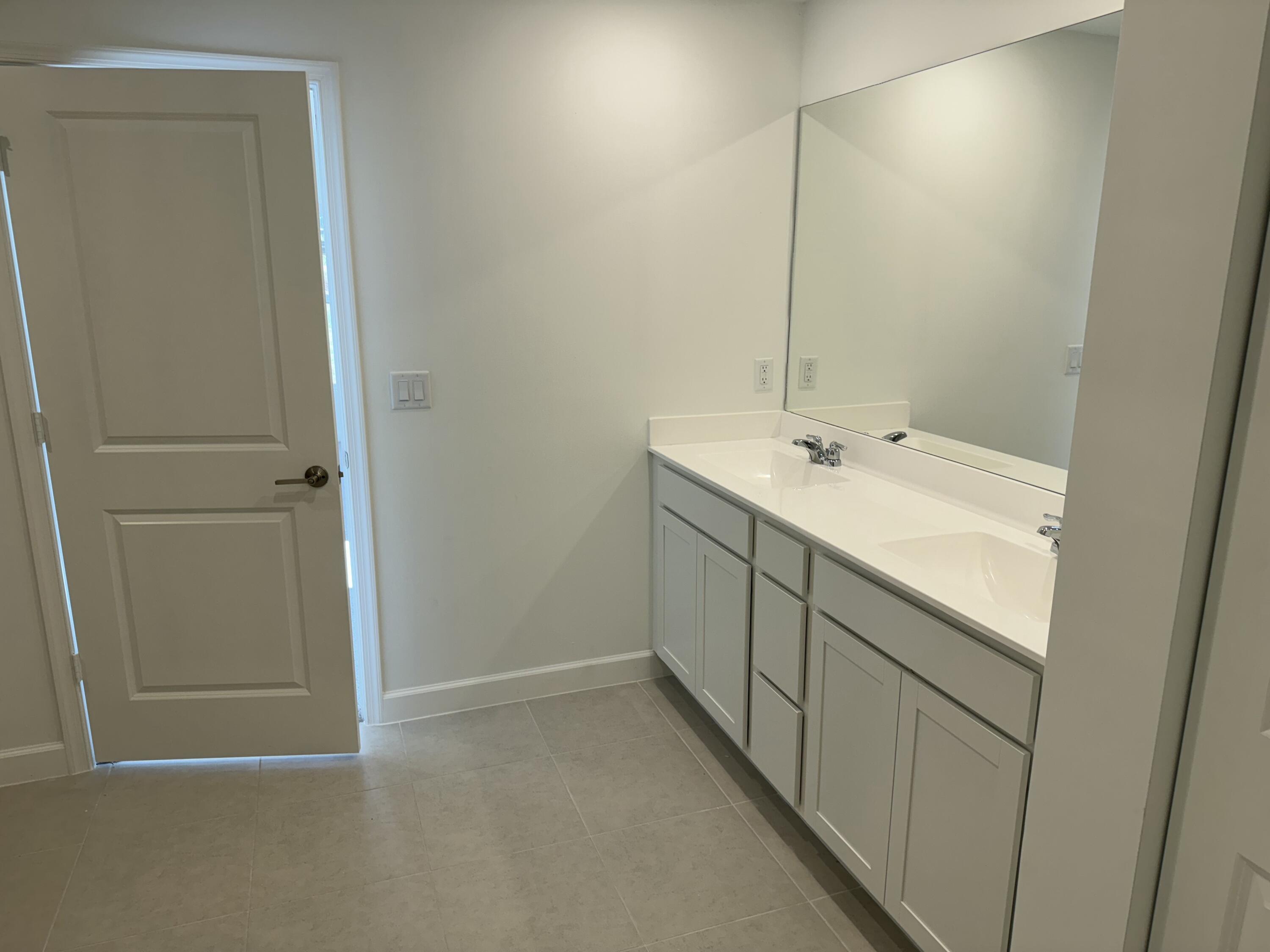 10509 Northwest Suncrest Loop Port Port St. Lucie, FL 34987 - Photo 26 of 40 IMG_7727