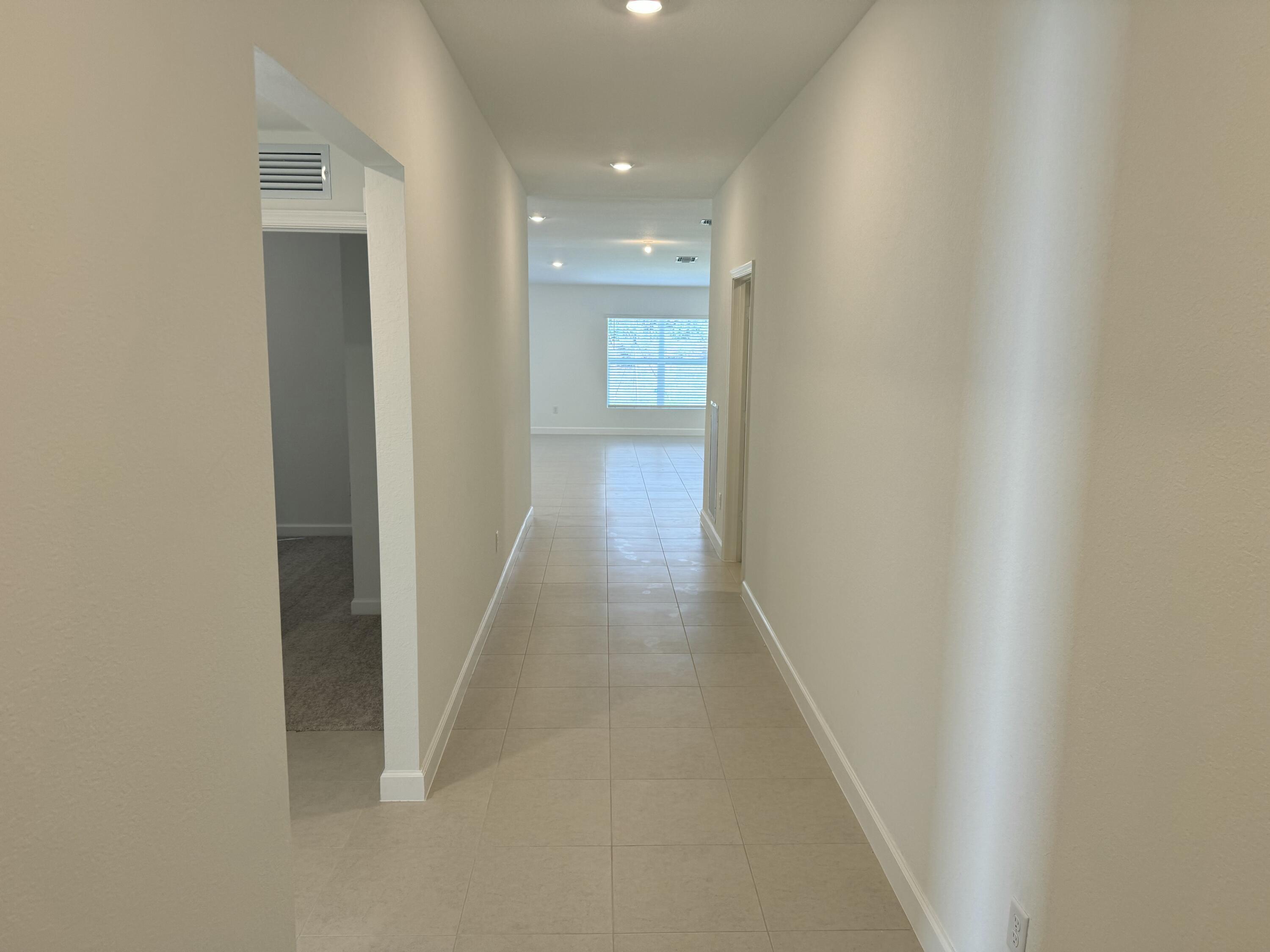 10509 Northwest Suncrest Loop Port Port St. Lucie, FL 34987 - Photo 4 of 40 IMG_7706