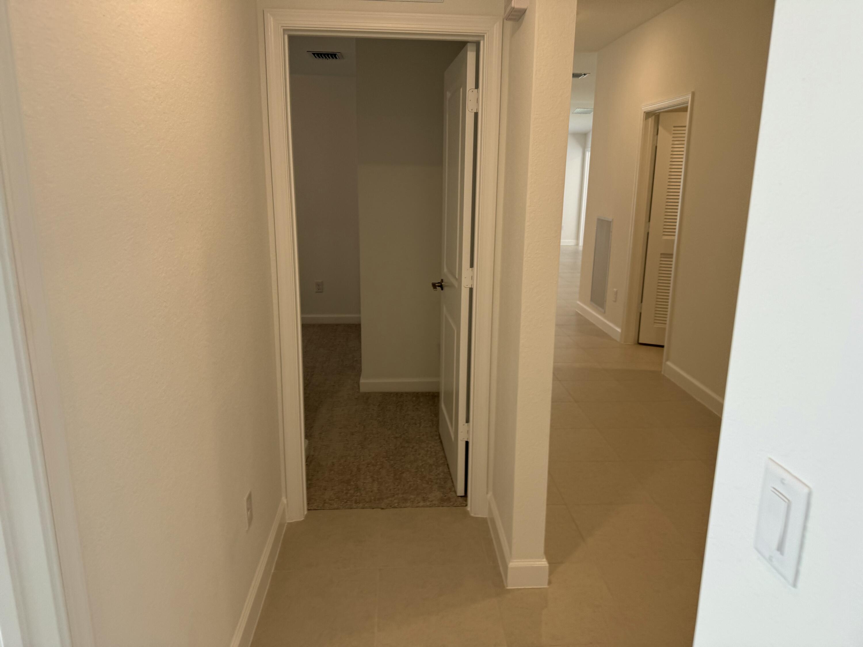 10509 Northwest Suncrest Loop Port Port St. Lucie, FL 34987 - Photo 8 of 40 IMG_7710