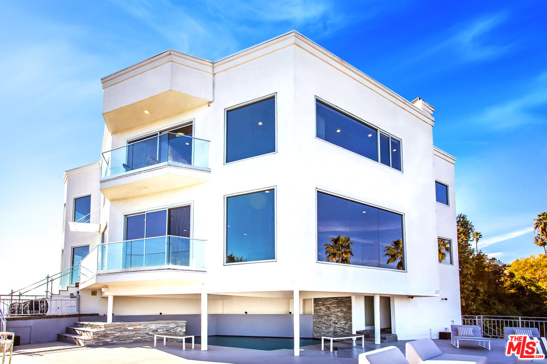 5639 Tryon Road Los Angeles, CA 90068 - Photo 12 of 54