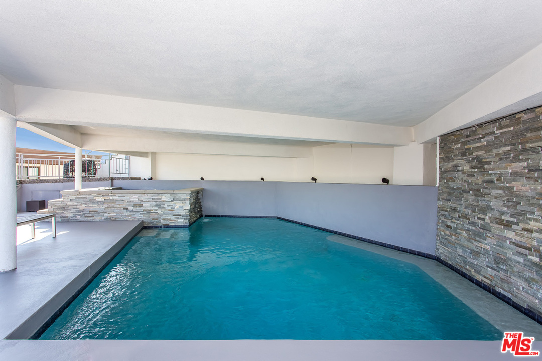 5639 Tryon Road Los Angeles, CA 90068 - Photo 13 of 54