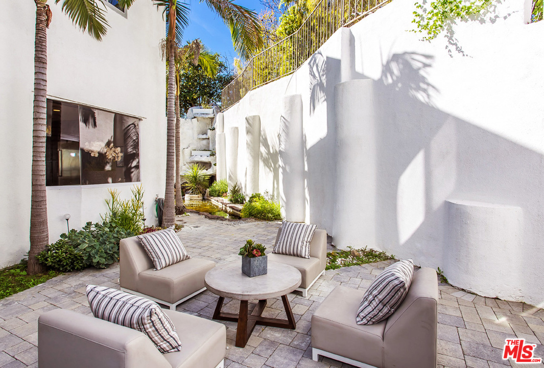 5639 Tryon Road Los Angeles, CA 90068 - Photo 14 of 54