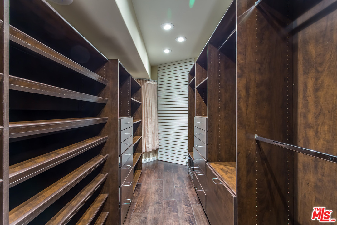 5639 Tryon Road Los Angeles, CA 90068 - Photo 29 of 54