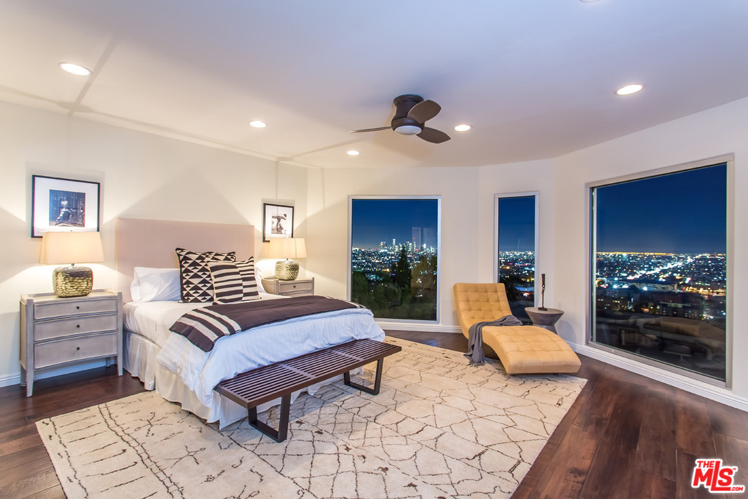 5639 Tryon Road Los Angeles, CA 90068 - Photo 4 of 54