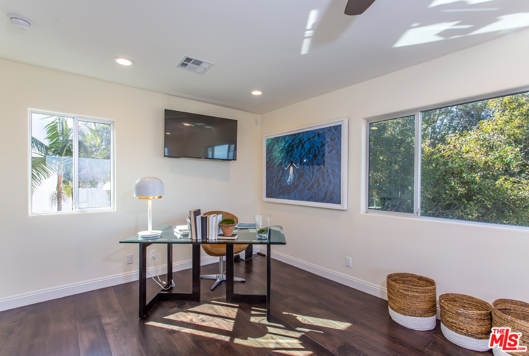 5639 Tryon Road Los Angeles, CA 90068 - Photo 39 of 54