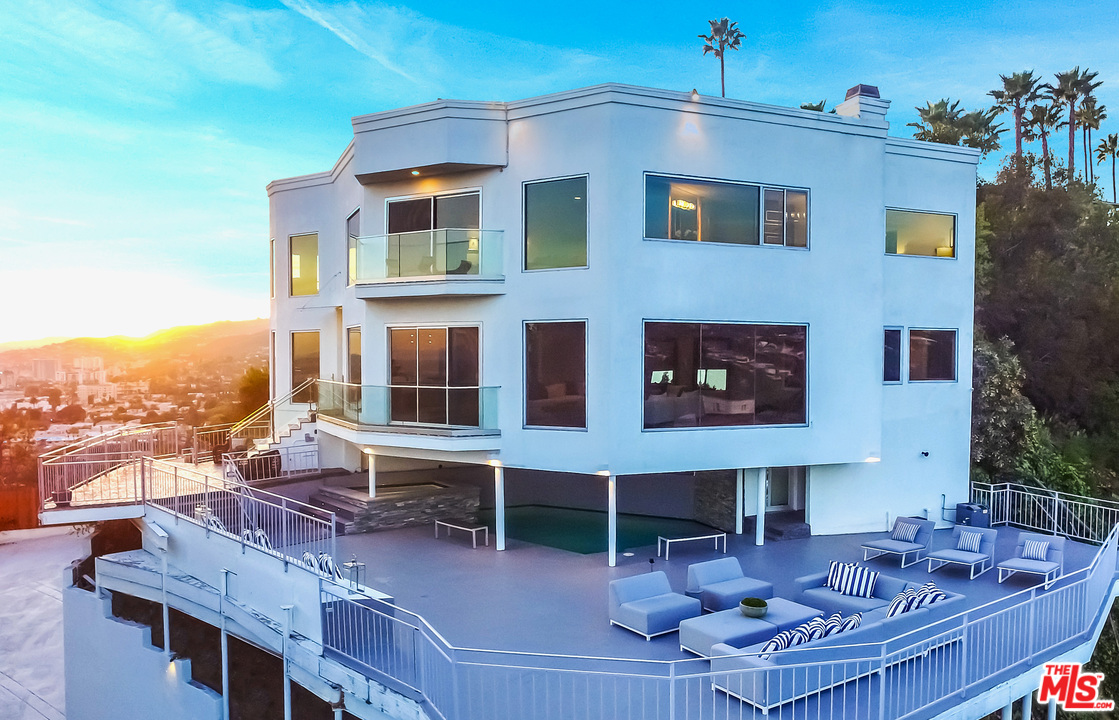 5639 Tryon Road Los Angeles, CA 90068 - Photo 9 of 54