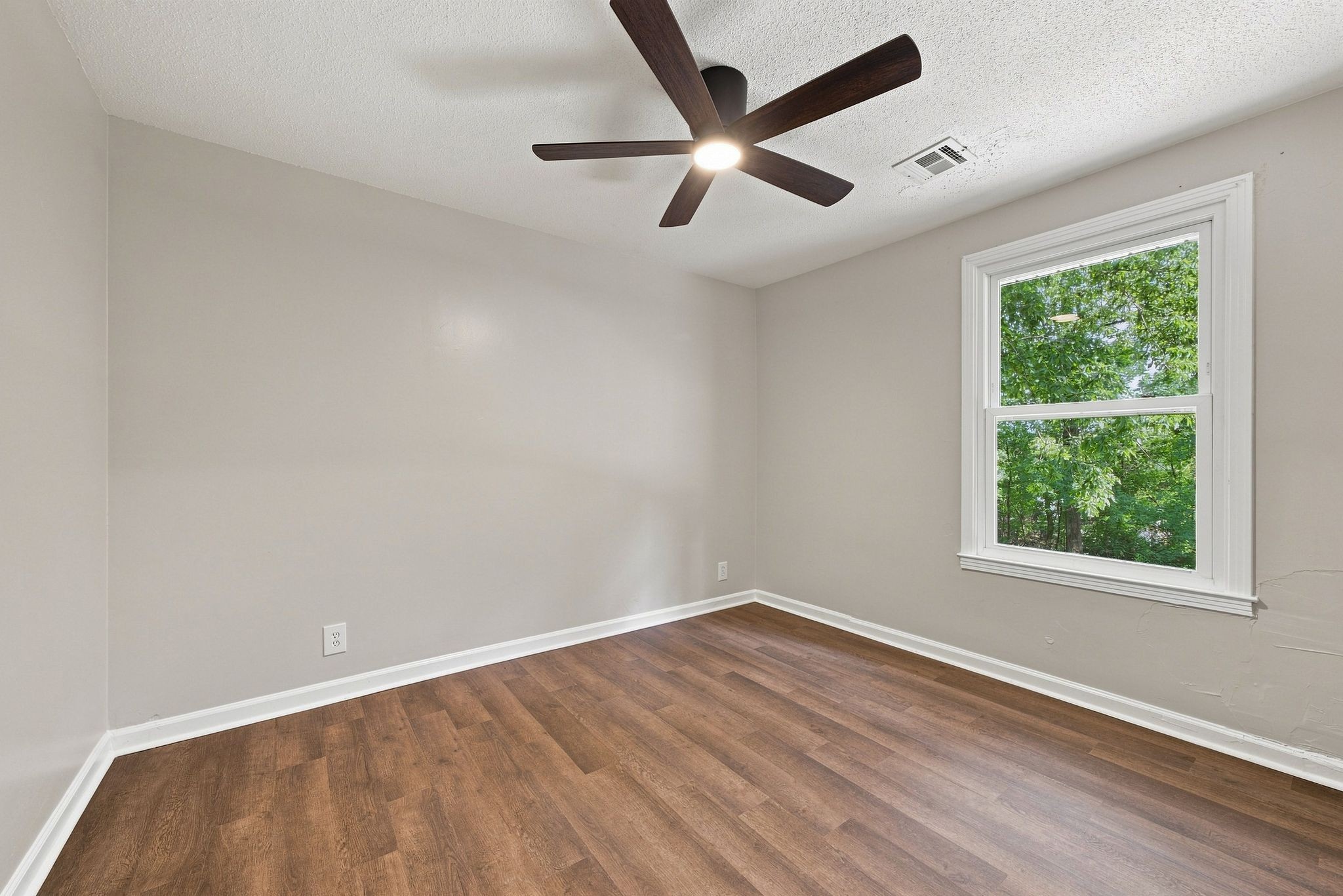 806 Kingsbury Road Clarksville, TN 37040 - Photo 18 of 27 Gallery Image 18