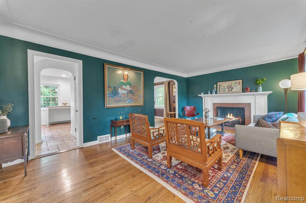 421 Maison Road Grosse Pointe Farms, MI 48236 - Photo 6 of 44