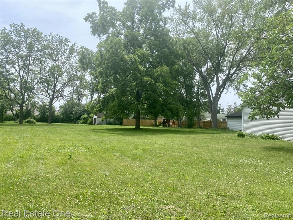 947 Grace Avenue Rochester Hills, MI 48307 - Photo 12 of 47