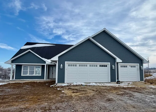 $499,900 | N3523 View Point, Monroe, WI 53566