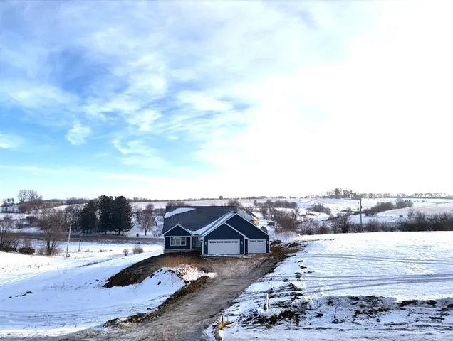 $499,900 | N3523 View Point, Monroe, WI 53566