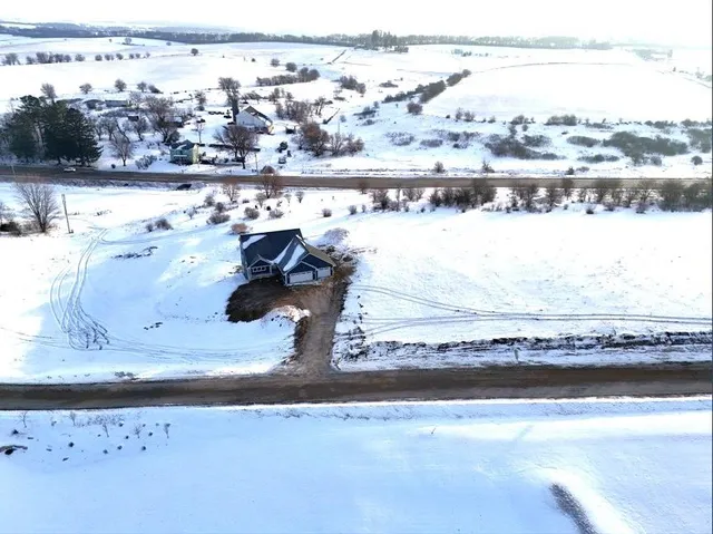 $499,900 | N3523 View Point, Monroe, WI 53566