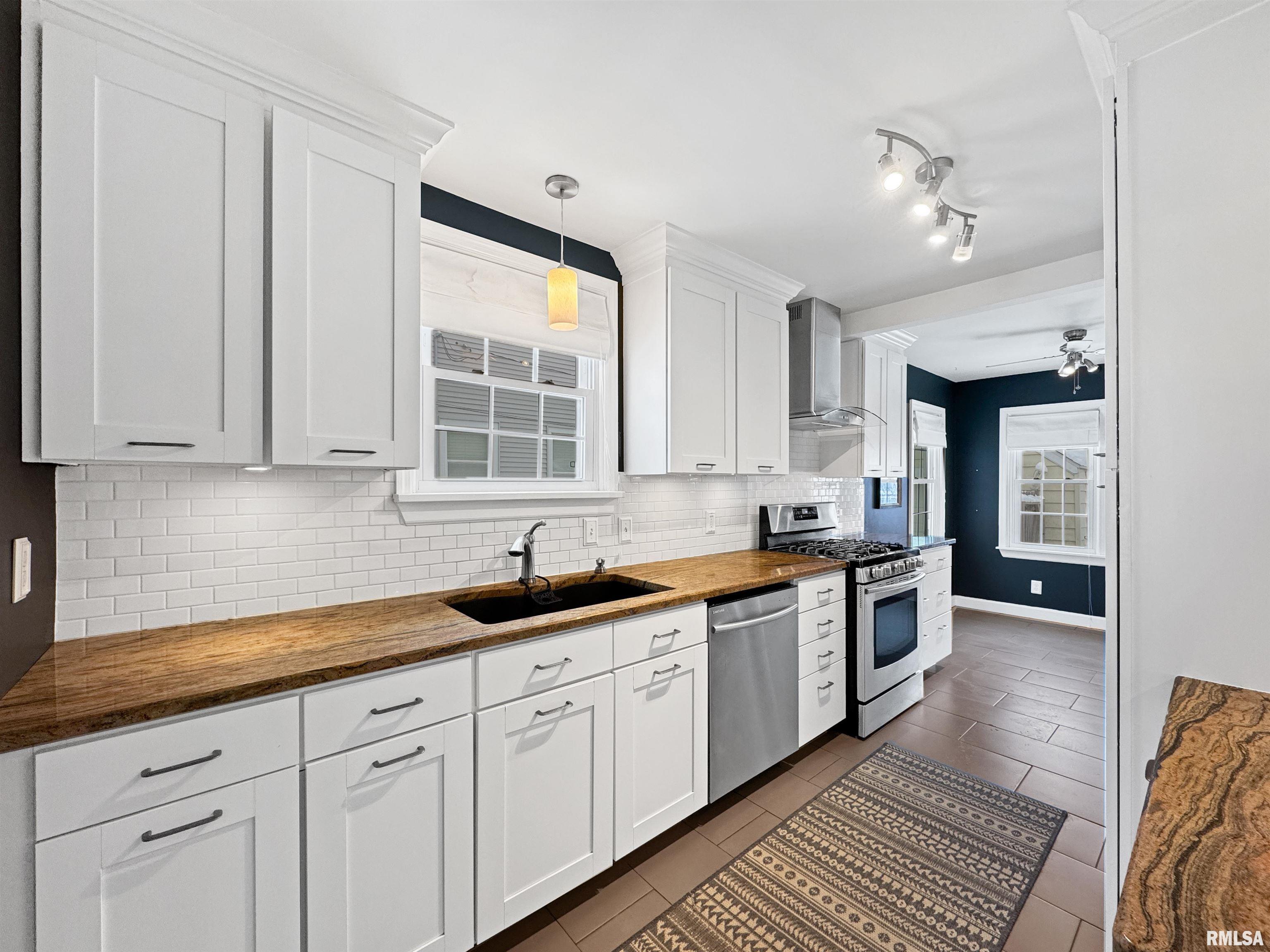 1014 East Elmhurst Avenue Peoria, IL 61603 - Photo 12 of 43