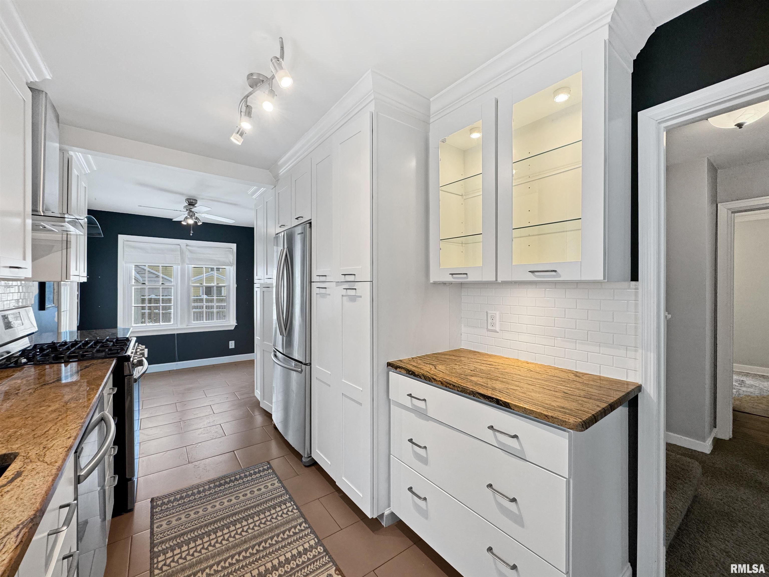 1014 East Elmhurst Avenue Peoria, IL 61603 - Photo 13 of 43