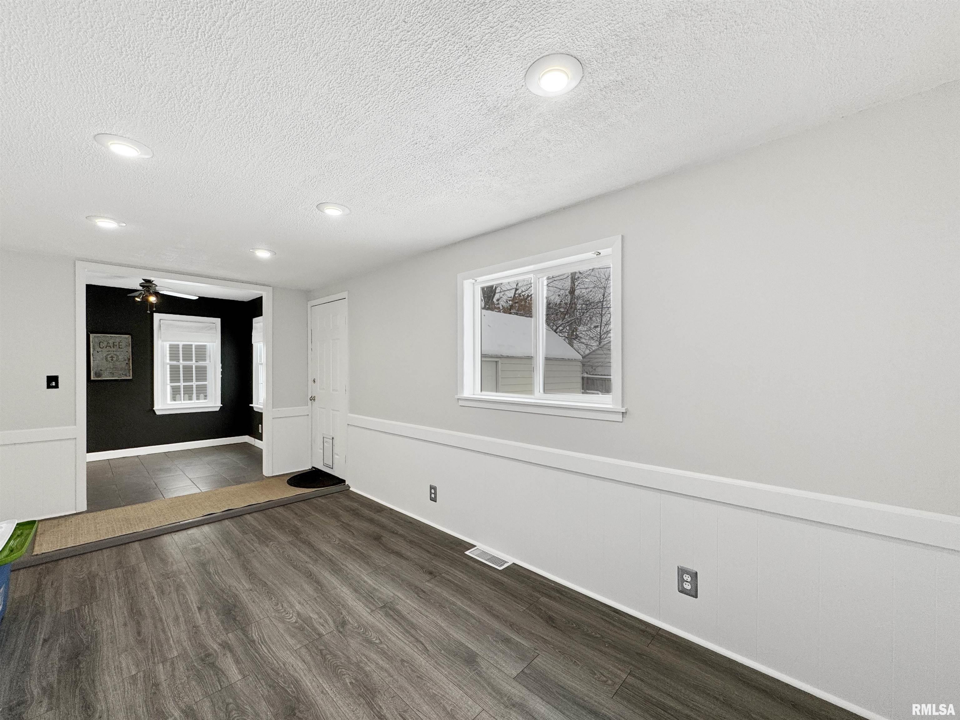 1014 East Elmhurst Avenue Peoria, IL 61603 - Photo 21 of 43